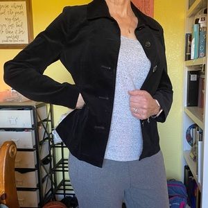 talbot’s size 8 black velvet jacket w/ collar